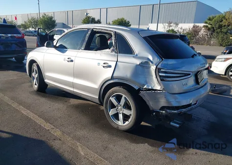 2015 Audi Q3 2.0T Premium Plus z USA, uszkodzony, nr VIN WA1EFCFS5FR012125